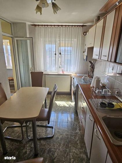 Apartament cu 4 camere decomandat în Central