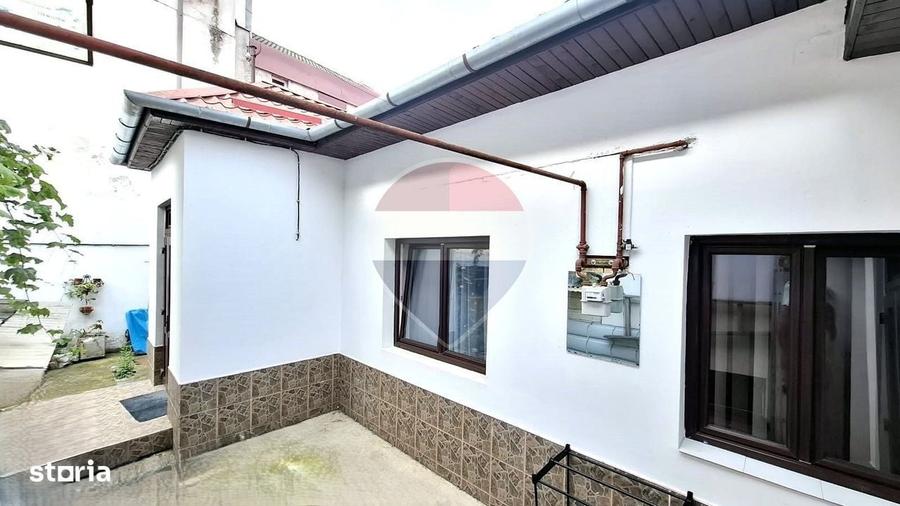 Casă cu 2 camere decomandat cu Teren 36 Mp în Central