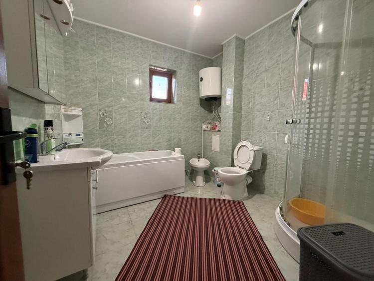 Casă individuală cu 4 camere cu Teren 368 Mp în E3