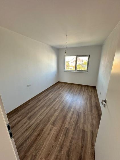 Duplex cu 4 camere cu Canalizare în Săcălaz