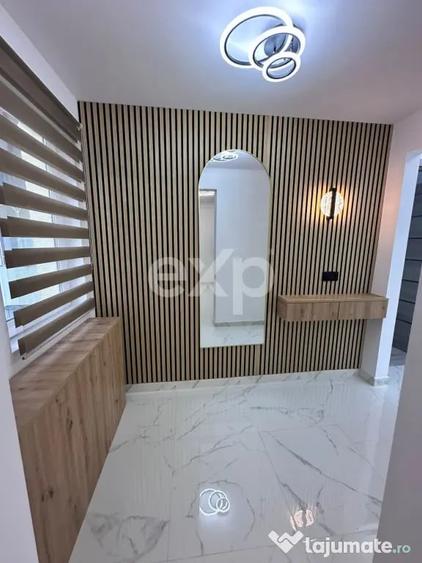 Apartament cu 3 camere decomandat în Micro 8