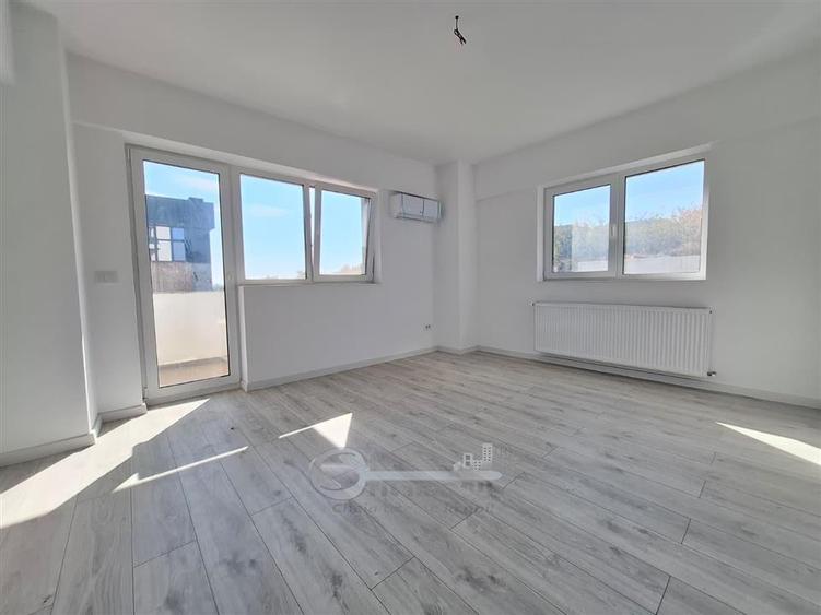 Apartament cu 3 camere decomandat în Galata