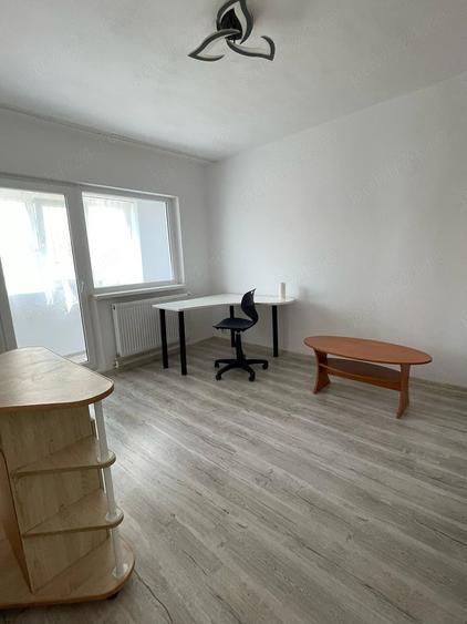 Garsonieră decomandată în Micro 15