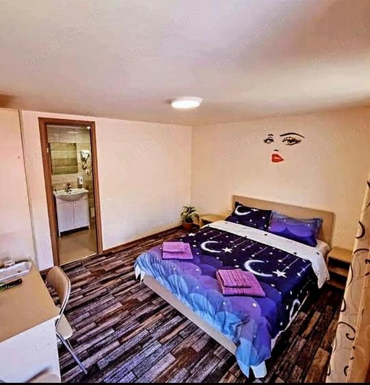 Casă cu 6 camere cu Teren 700 Mp în Eșelnița