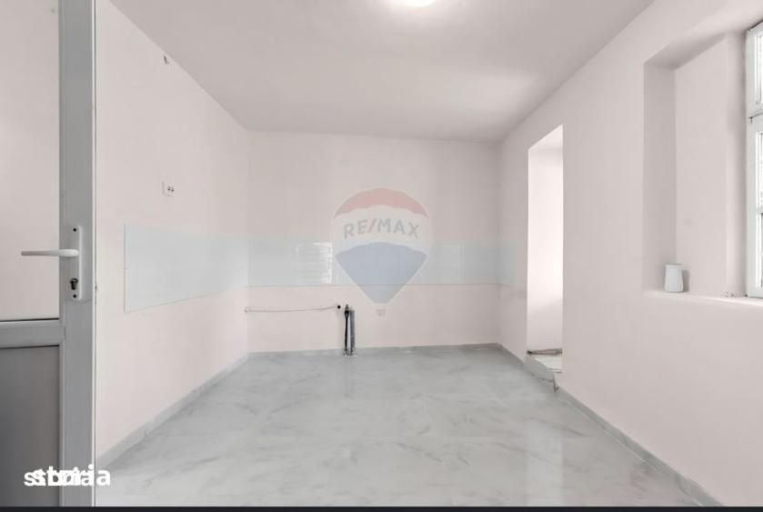 Casă cu 4 camere cu Teren 850 Mp în Central