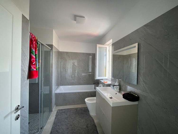 Duplex cu 4 camere cu Canalizare în Moșnița Nouă