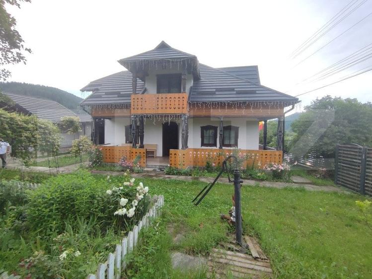 Casa de vacanta si anexe in  Stulpicani - 4