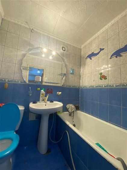 Apartament cu 3 camere semidecomandat, mobilat în Berceni
