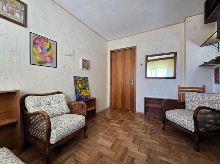 Apartament cu 4 camere decomandat în Ultracentral
