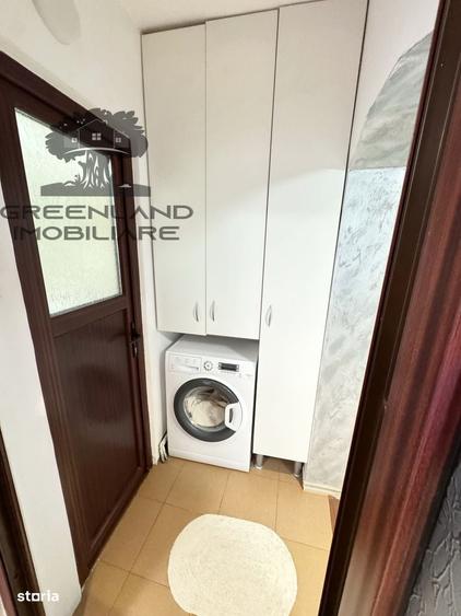 Apartament cu 3 camere în Podu Roș