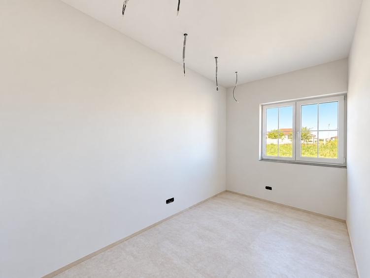 Duplex cu 5 camere cu Canalizare în Moșnița Veche