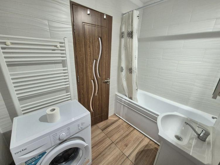 Inchiriez apartament 2 camere Strada Toamnei zona Centru Civic - 2