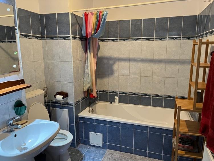 Apartament cu 3 camere decomandat, mobilat în Central