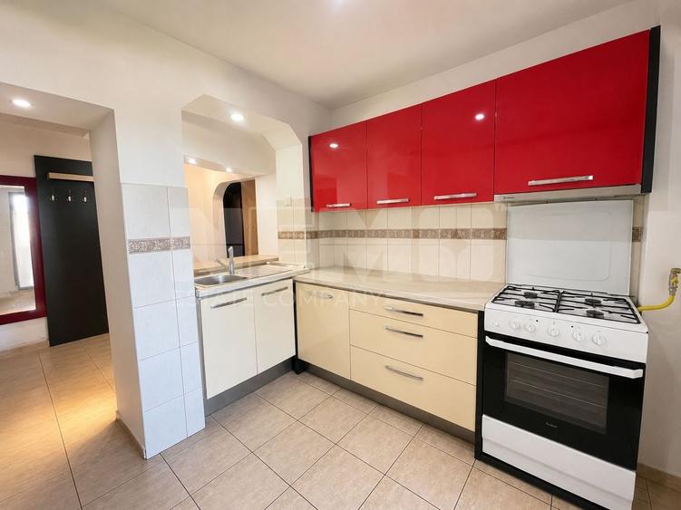 Apartament cu 3 camere semidecomandat, mobilat în Sud-Est