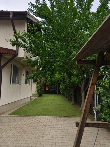 Casă individuală cu 5 camere cu Garaj în Berceni