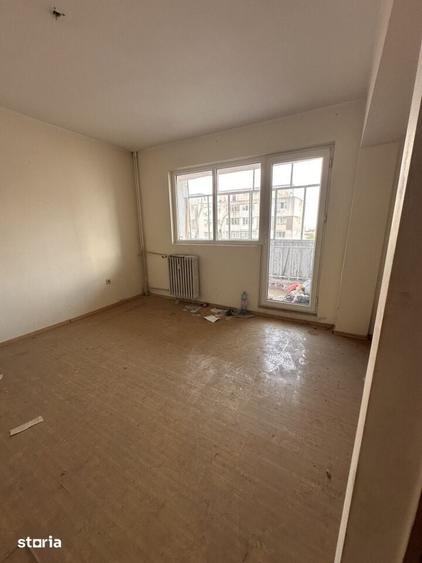 Apartament cu 2 camere decomandat în Micro 20