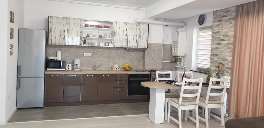Apartament cu 2 camere decomandat, mobilat în Est