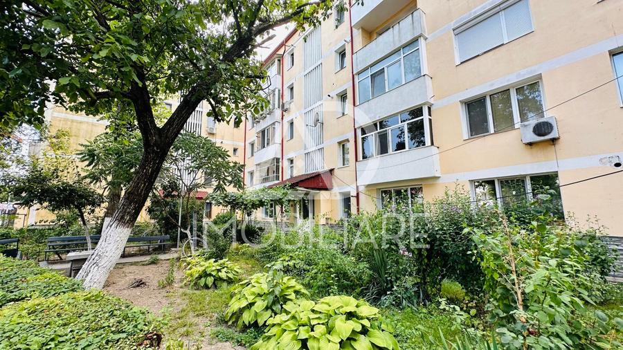 Apartament cu 3 camere semidecomandat în Central