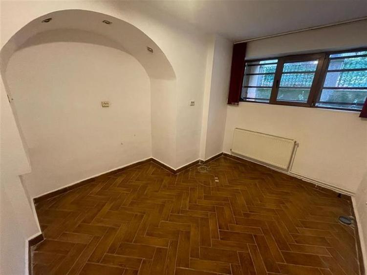 Apartament cu 3 camere circular în Tineretului