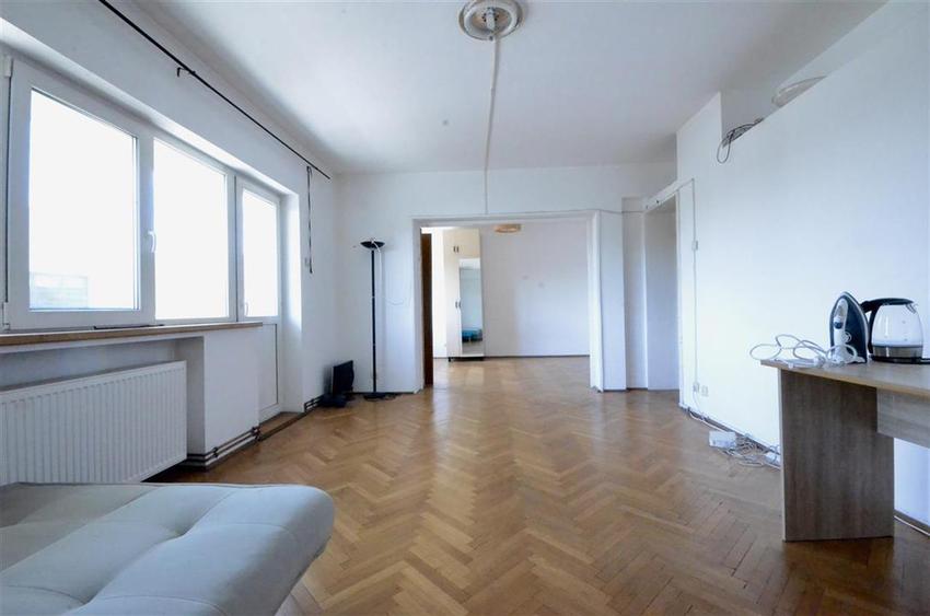 Apartament cu 4 camere decomandat în Dacia