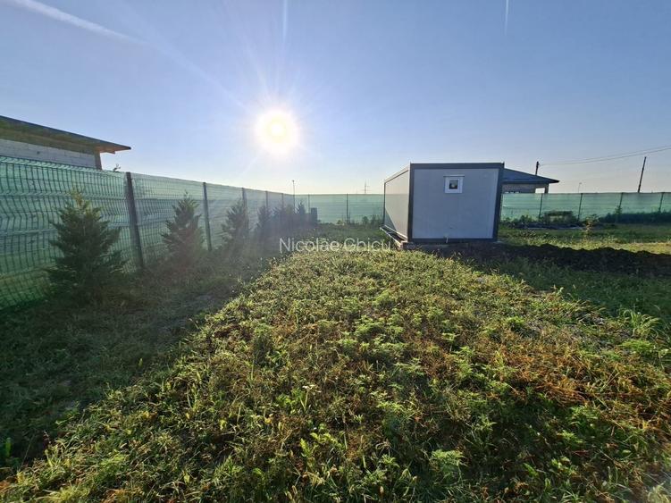 Teren vanzare, intravilan cu anexa gospodareasca (container)