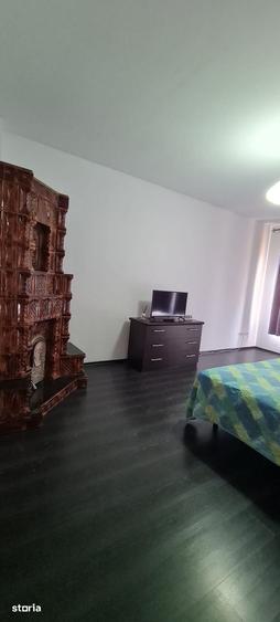 Casă cu 7 camere cu Teren 8000 Mp în Cosmești