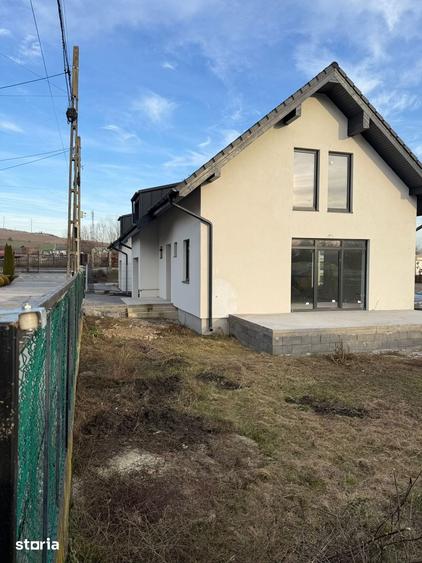 Casă cu 4 camere cu Teren 350 Mp în Unirii