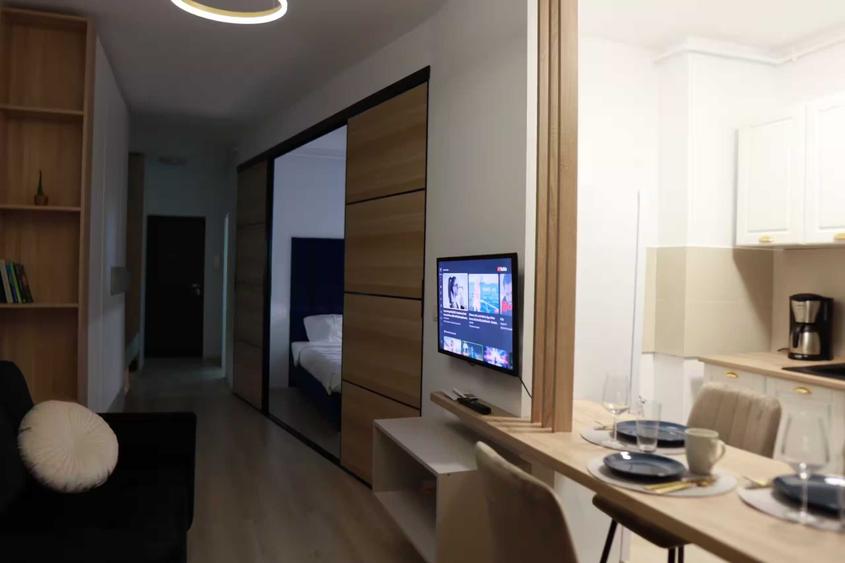 Apartament cu 2 camere semidecomandat în Aradului