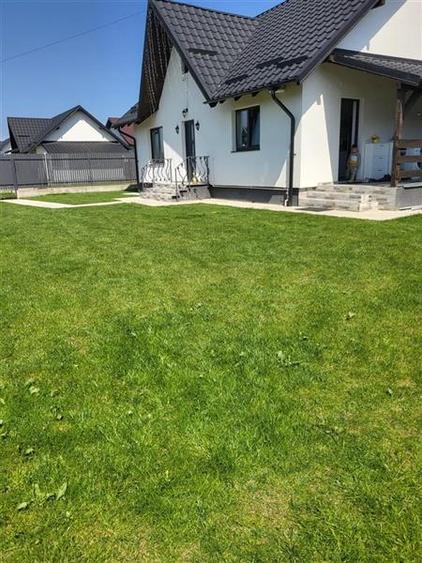 Casă cu 3 camere cu Teren 430 Mp în 9 Mai