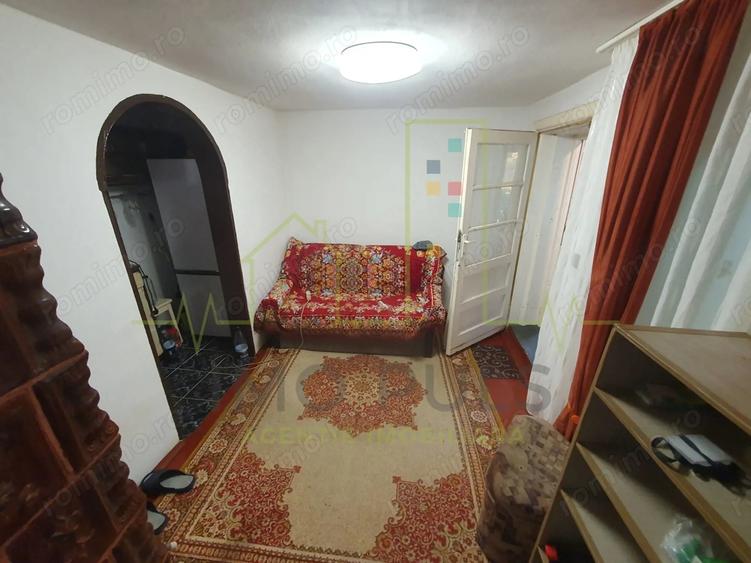 Casă cu 2 camere cu Teren 421 Mp în Plopi