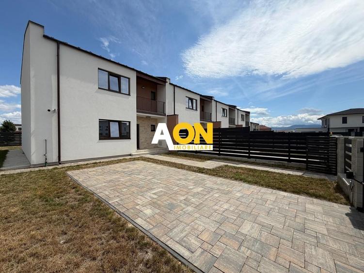 Duplex cu 4 camere cu Canalizare în Central