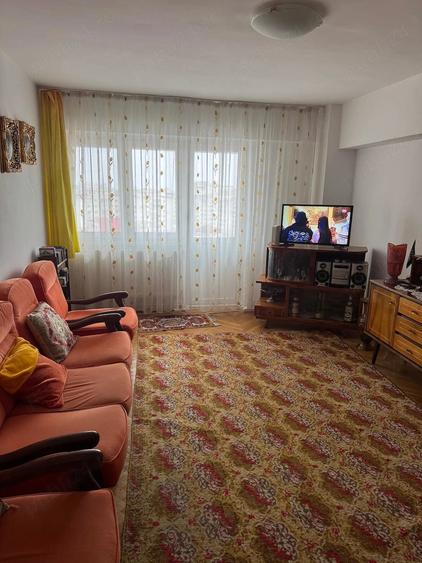 Apartament cu 3 camere decomandat în Bălcescu