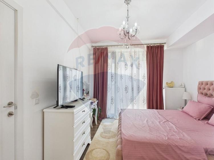 Casă cu 5 camere cu Teren 220 Mp în Central