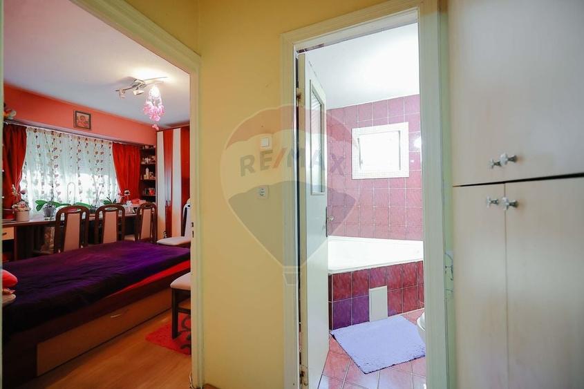 Apartament cu 4 camere decomandat în Rogerius