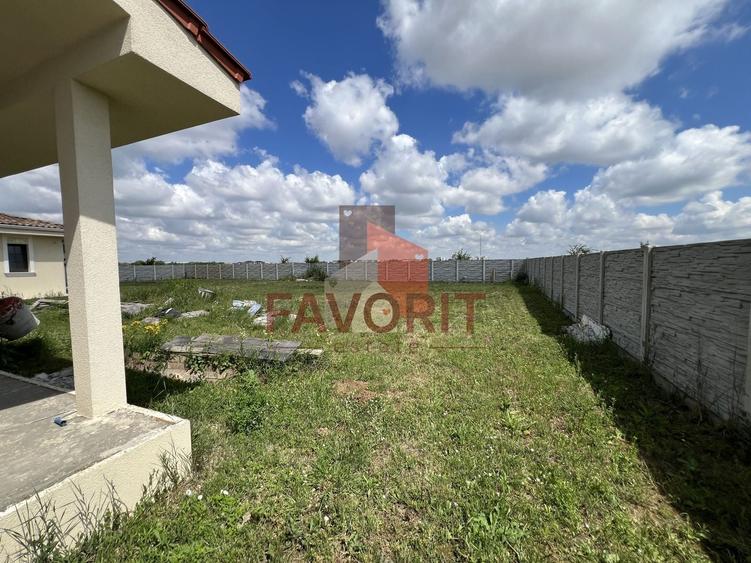 Duplex cu 4 camere cu Canalizare în Giroc