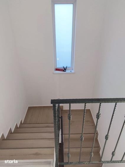 Casă cu 4 camere cu Teren 370 Mp în Joița