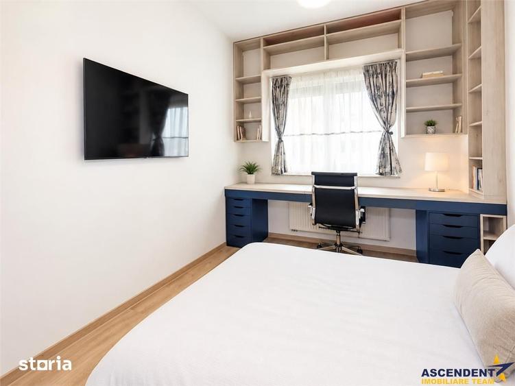 Apartament cu 3 camere decomandat în Tractorul