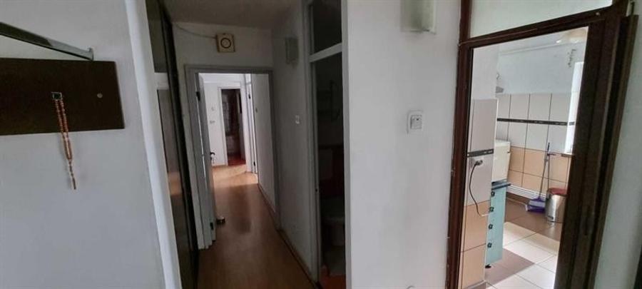 Apartament cu 3 camere decomandat, mobilat în Lăpuș