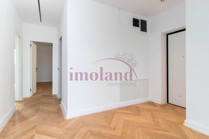 Apartament cu 3 camere decomandat în Floreasca