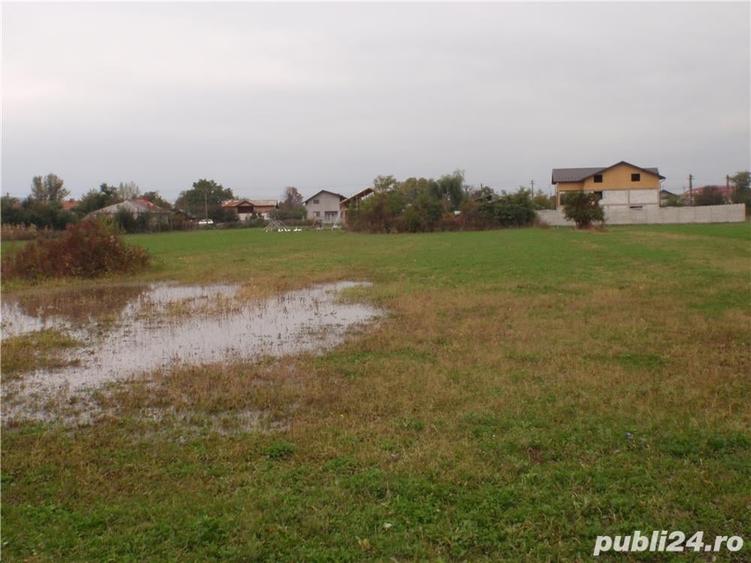 Teren de 4400 mp, în Boldești