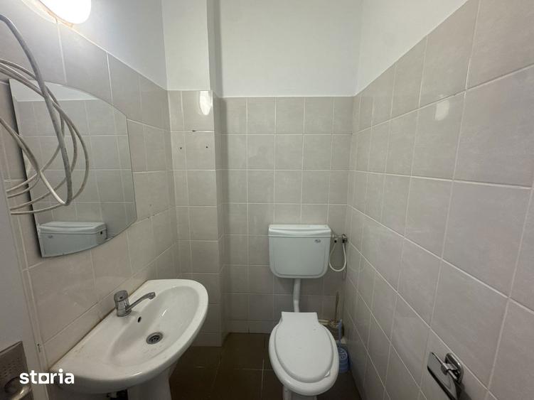 Spațiu comercial, de 80 mp, în Vitan