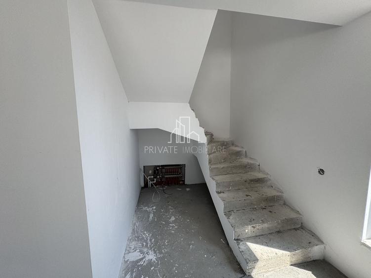 Casă individuală cu 5 camere cu Canalizare în Sântana de Mureș