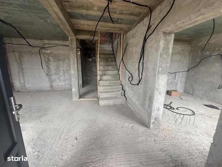 Casă cu 4 camere cu Teren 242 Mp în Ștefăneștii de Jos