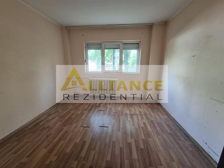 Apartament cu 2 camere decomandat în Titan