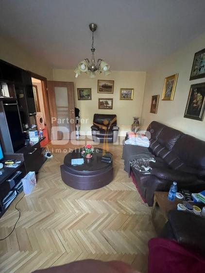 Apartament cu 3 camere decomandat, mobilat în Drumul Taberei