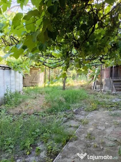 Casă cu 2 camere cu Teren 650 Mp în Central