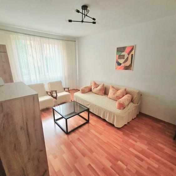 Apartament cu 2 camere decomandat în Central — fotografia 1