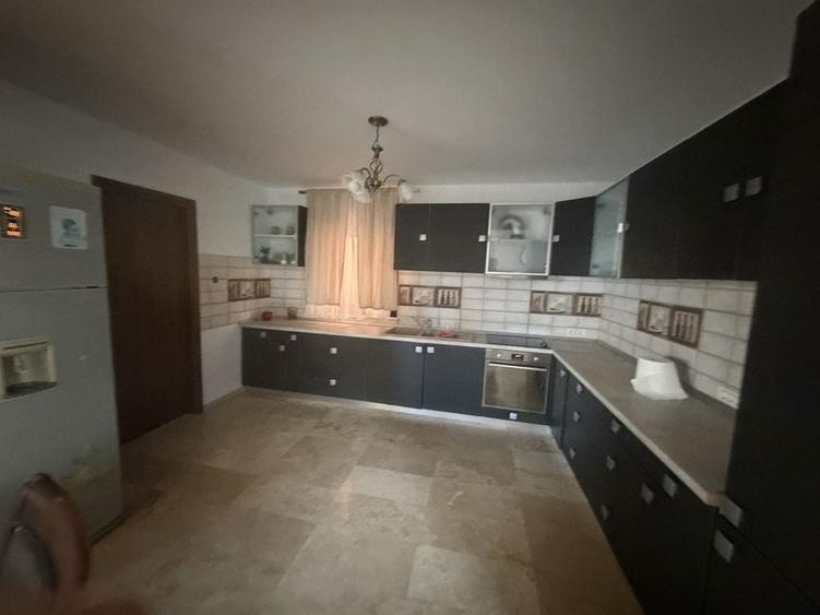 Casă cu 4 camere în Chiajna