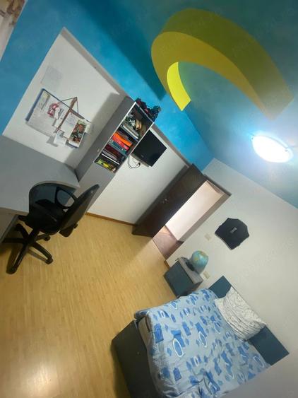 Apartament cu 3 camere decomandat în Exterior Vest