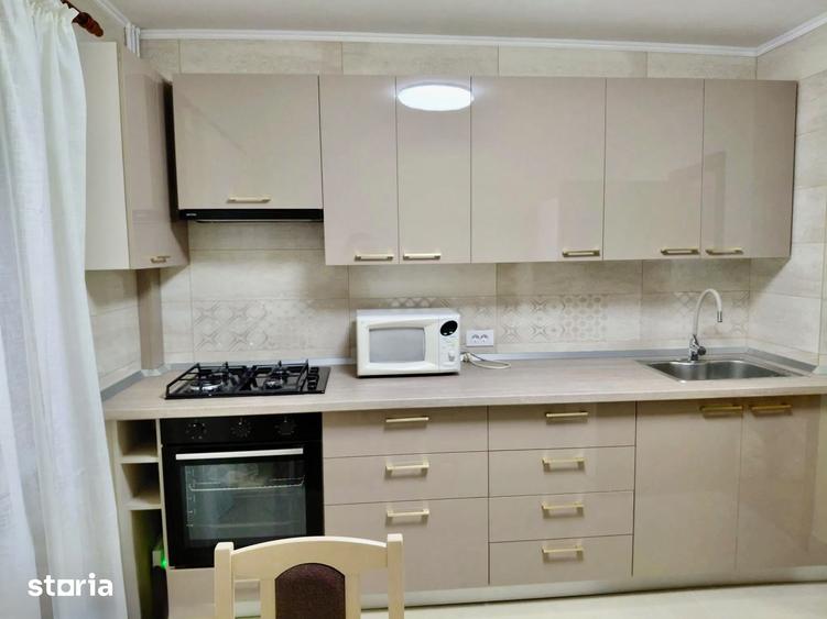 Apartament cu 3 camere decomandat în Nerva Traian